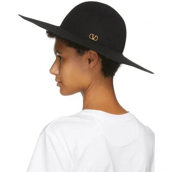NWT VALENTINO GARAVANI Roman Stud Signature Rabbit Hair Felt Hat Size Small Valentino Garavani VLogo Signature Hat in Lapin Fabric  main image 2